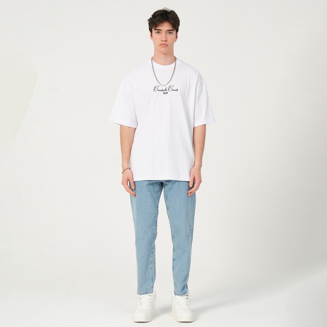 Nakış Detaylı Oversize Beyaz Tişört